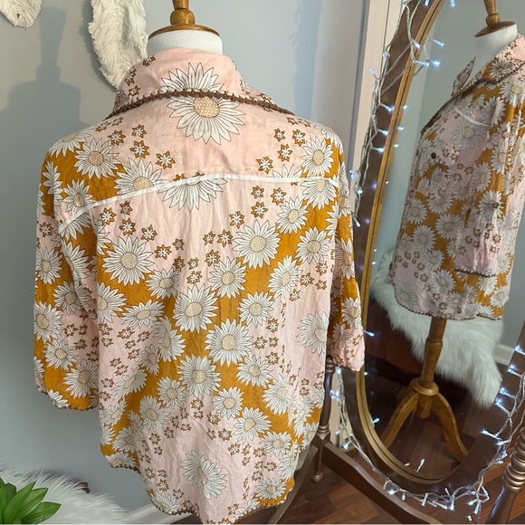 •nwt• Chasing Unicorns Brand New Day Safari Shirt - Picture 10 of 14